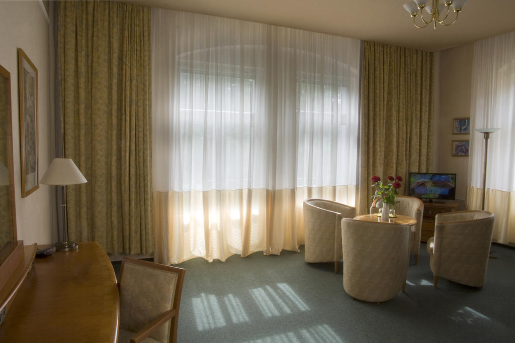 Dr. Adler Spa & Kurhotel Frantiskovy Lazne Ngoại thất bức ảnh