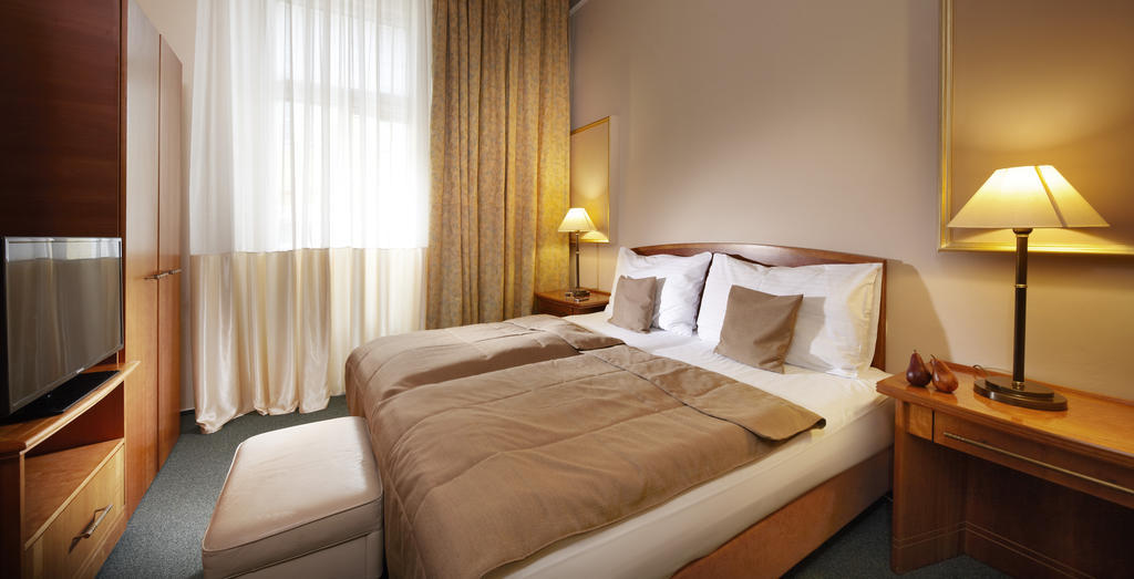 Dr. Adler Spa & Kurhotel Frantiskovy Lazne Ngoại thất bức ảnh