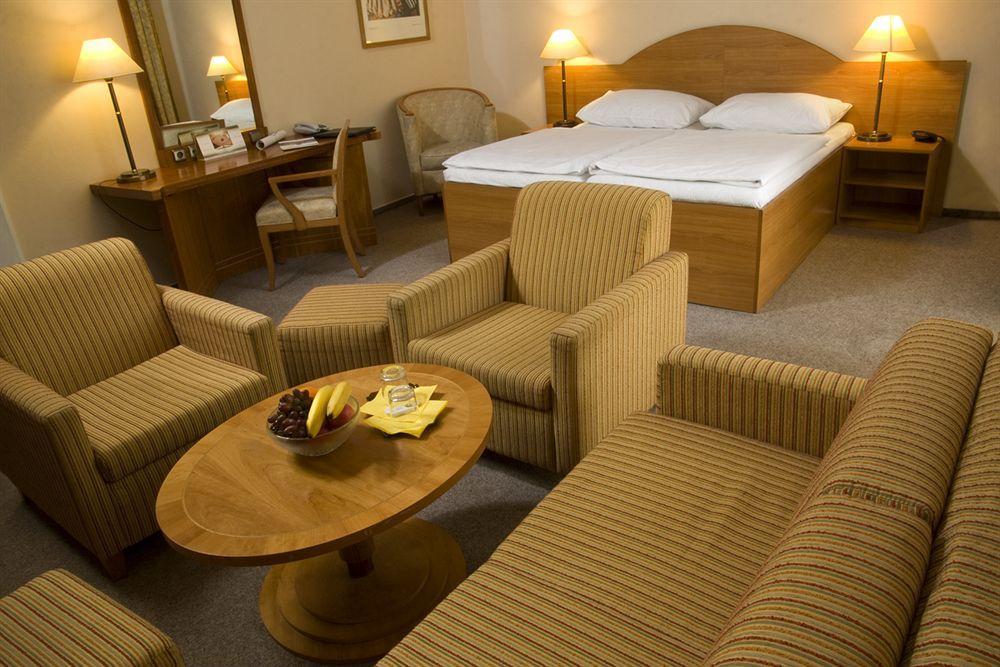 Dr. Adler Spa & Kurhotel Frantiskovy Lazne Ngoại thất bức ảnh